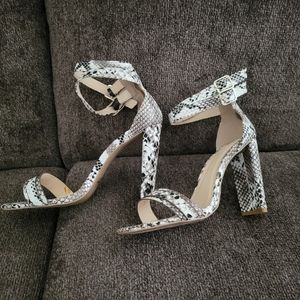 Snakeskin heel, worn once, great condition